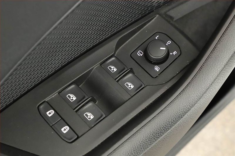 Škoda Octavia (2024) RS 2.0 TSI, RS, Navigace - fotka 18 z 21