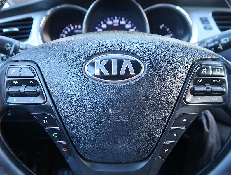 Kia Ceed (2014) 1.6 GDI, Tempomat - fotka 16 z 16