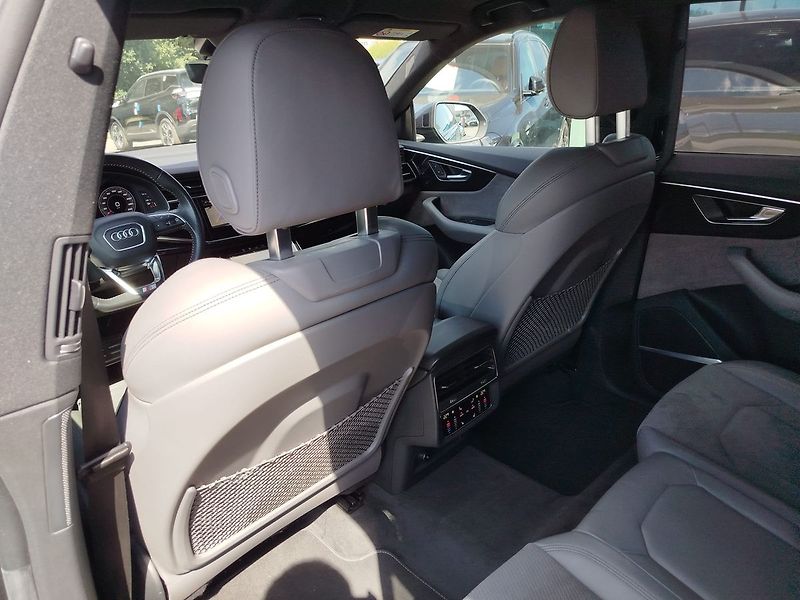 Audi Q8 50TDI Quattro S-Line, ČR, DPH - fotka 24 z 31