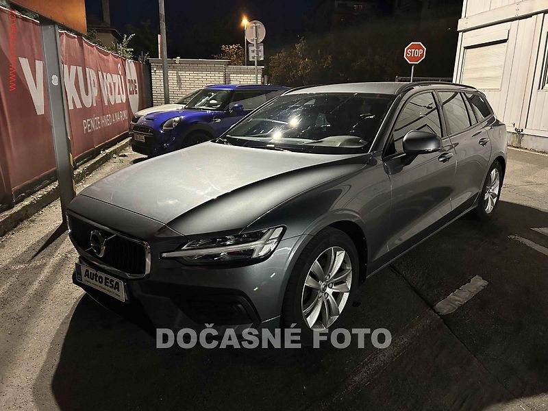 Volvo V60 (2018) 2.0d, navi, LED, autoAC - fotka 1 z 3