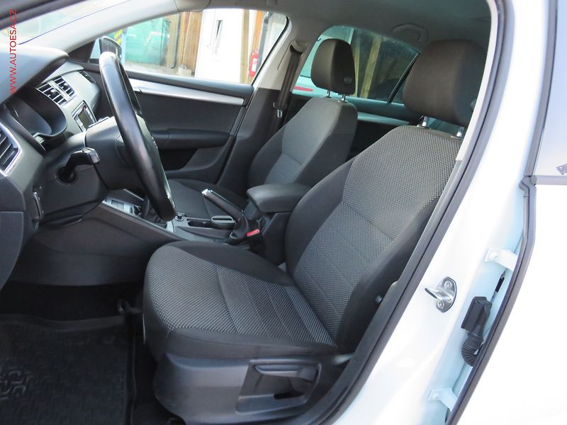 Škoda Octavia (2016) 1.6TDi, ČR, AC, výhřev sed - fotka 9 z 20