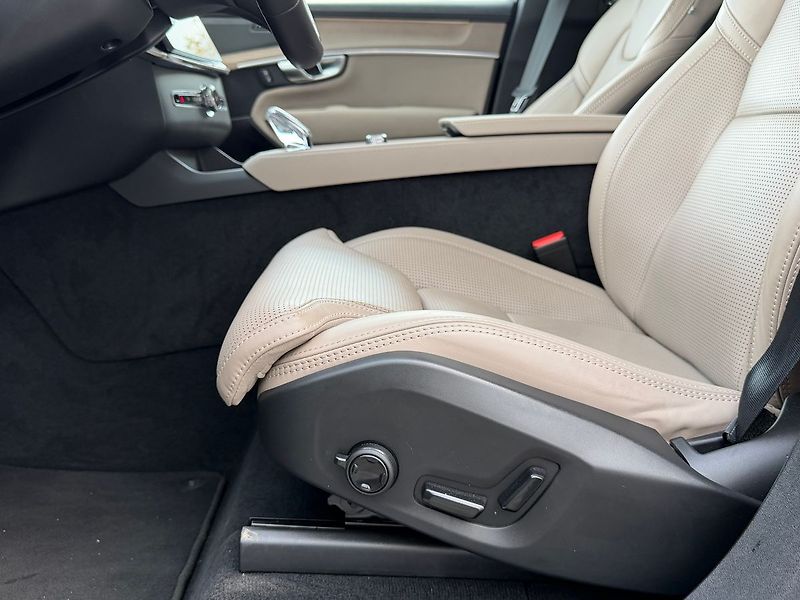 Volvo XC90 T8 PLUS, VZDUCH, 360°, 335kW - fotka 9 z 24