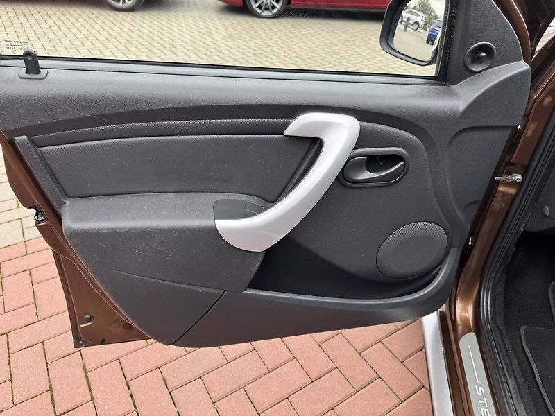 Dacia Sandero (2012) 1.6i LPG Klima Tažné Zař. - fotka 27 z 49