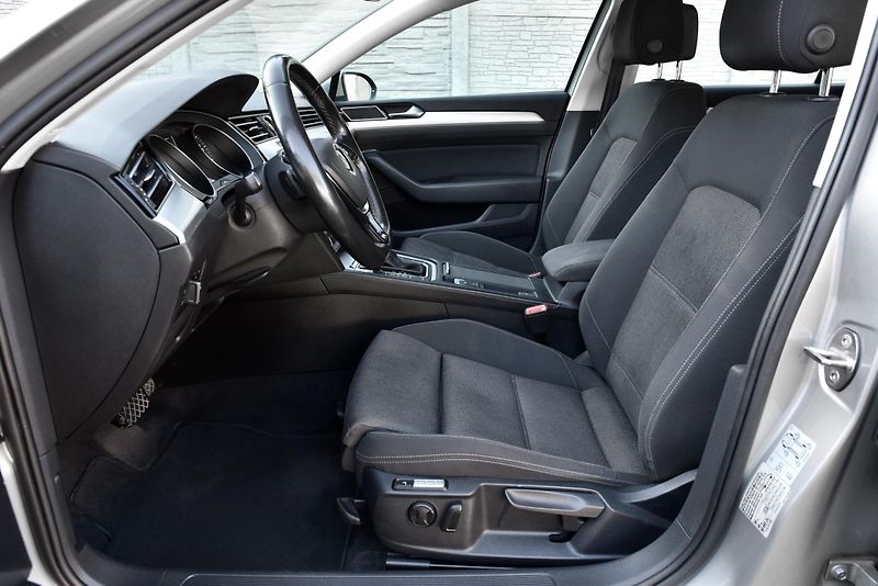 Volkswagen Passat 2.0 TDi CR DSG COMFORTLINE, TZ - fotka 8 z 50