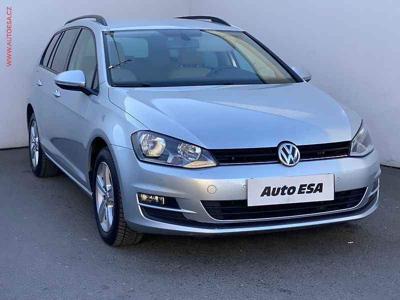 Volkswagen Golf (2015) 2.0 TDi, AAC, tempo - fotografie inzerátu