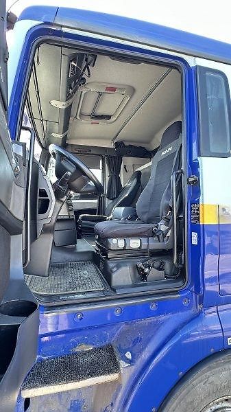 MAN TGX (2009) 6x4 V8 hydr. retard 90t 680HP - fotka 7 z 10