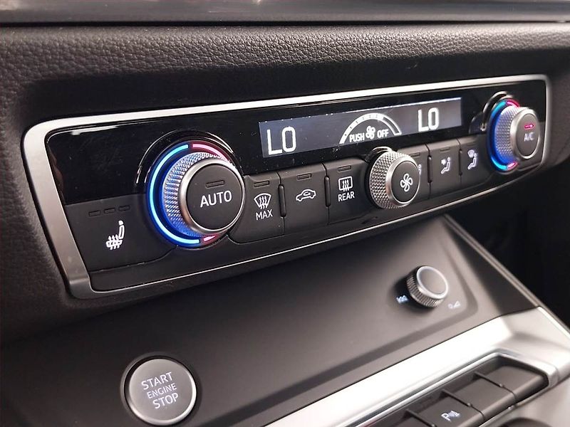 Audi Q3 (2020) basis 35 TFSI - fotka 26 z 26