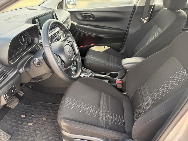 Hyundai i20 (2023) SMART 1.0T-GDI 74kW CZ DPH - fotka 7 z 11