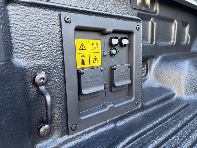 Ford Ranger 2,3 PHEV 207kW Wildtrak DPH - fotka 14 z 42