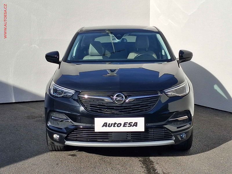 Opel Grandland X (2018) 1.2 T, Innovation, LED, panor - fotka 2 z 19
