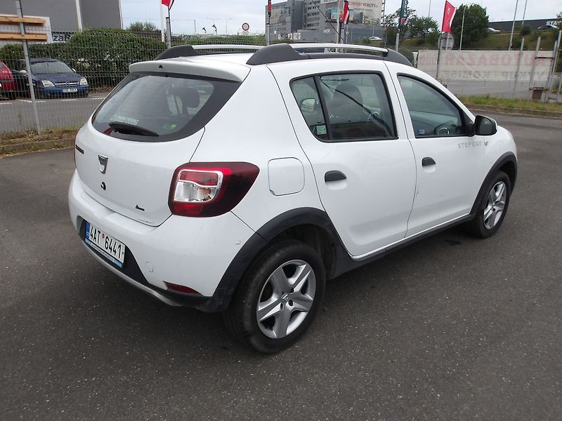 Dacia Sandero 1,0i 66kW STEPWAY  ČR NAJ.4000 - fotka 5 z 24