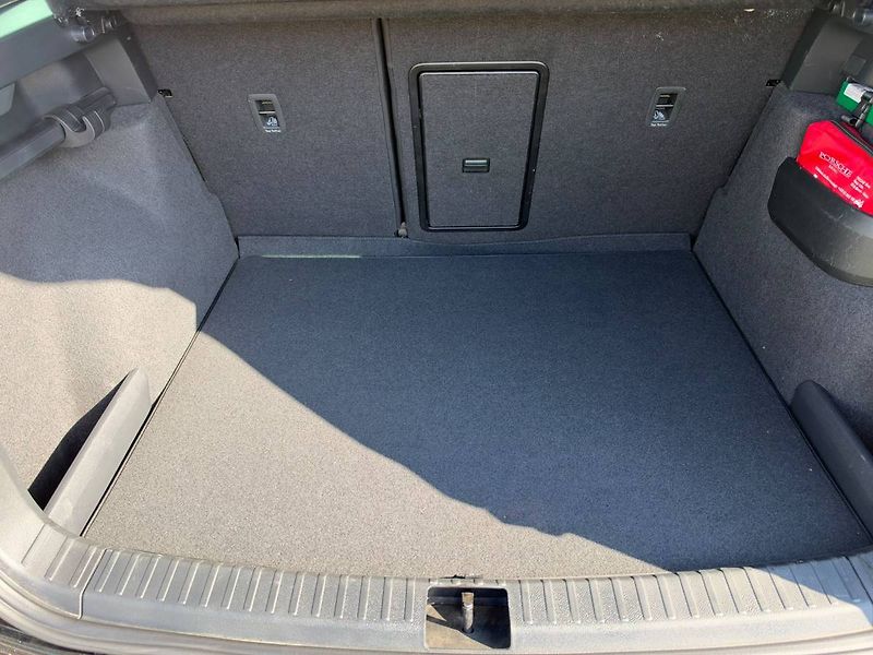Škoda Karoq SportLine Exclusive 2,0 TDI 11 - fotka 12 z 35