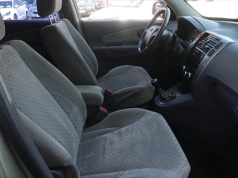 Hyundai Tucson (2004) 2.0 i, LPG, 4X4, po STK - fotka 9 z 13