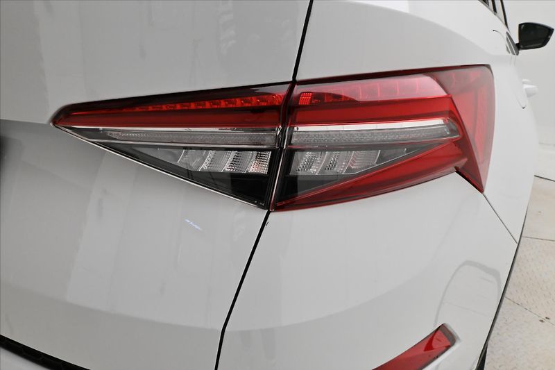 Škoda Kodiaq 1,5 TSI 110kW DSG Sportline 7/ - fotka 32 z 33