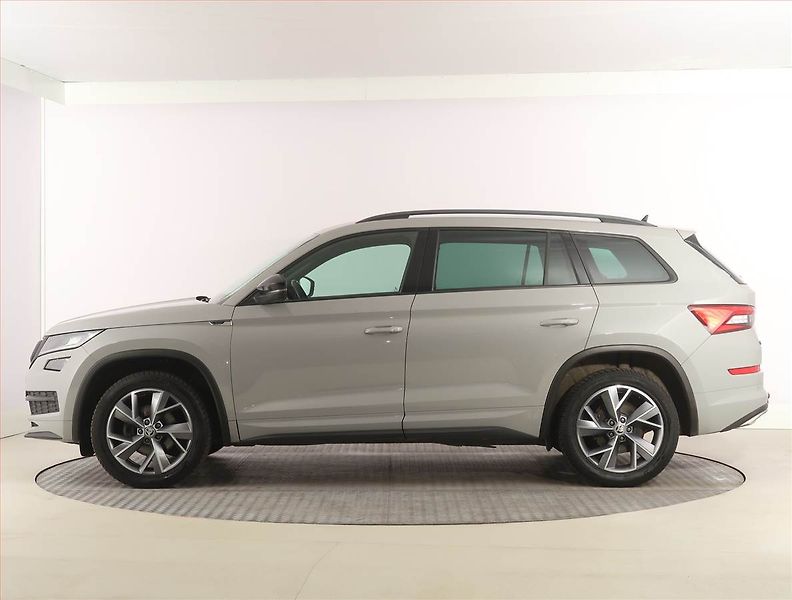 Škoda Kodiaq (2021) Sportline 1.5 TSI, digi klima - fotka 3 z 30