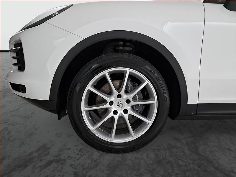 Porsche Cayenne (2023) V6 - fotka 15 z 20