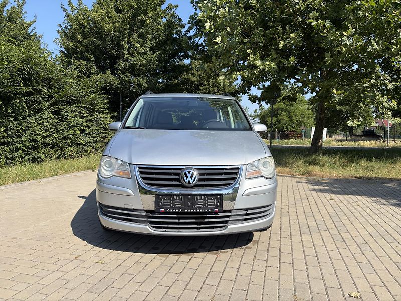 Volkswagen Touran 1.6 75kw Trendline 7 míst - fotka 13 z 25