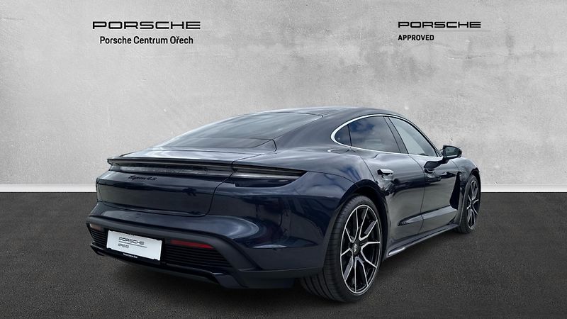 Porsche Taycan 4S - fotka 6 z 25