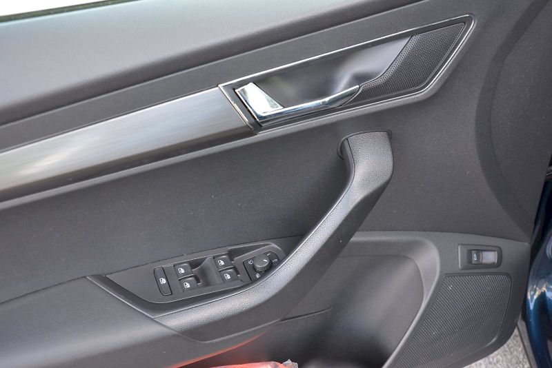 Škoda Karoq (2022) 2.0 TDI 110 kW 4x4 Style PLUS - fotka 11 z 27