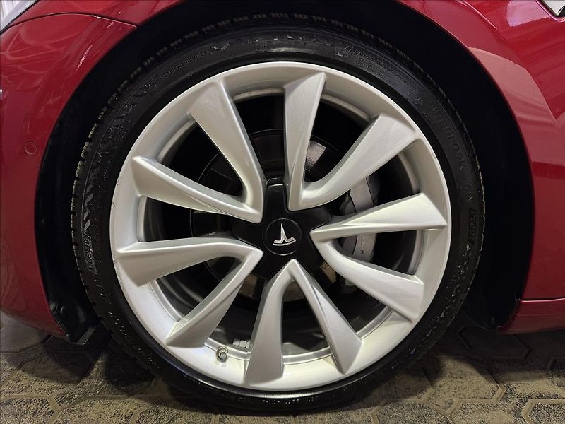 Tesla Model 3 LONG RANGE AWD BOOST EIBACH - fotka 32 z 35