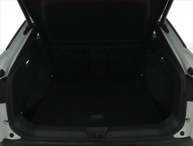 Volkswagen ID.5 (2022) Pro Perf. (82 kWh), SoH 94% - fotka 14 z 19