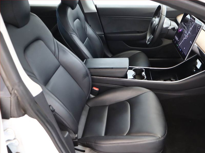 Tesla Model 3 (2019) Std Range Plus 52kWh, SoH 82% - fotka 7 z 18