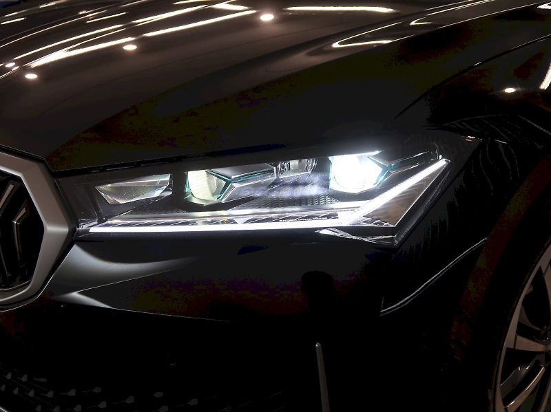 Škoda Superb (2025) LAURIN&KLEMENT 2.0TDI 142KW 4x - fotka 10 z 48