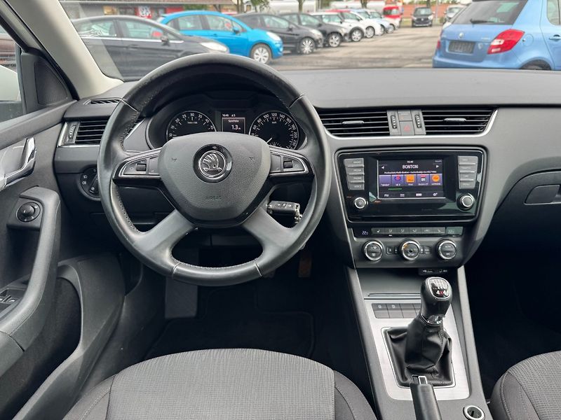 Škoda Octavia (2014) Elegance 1.6 TDI 4x4 77kW - fotka 18 z 33