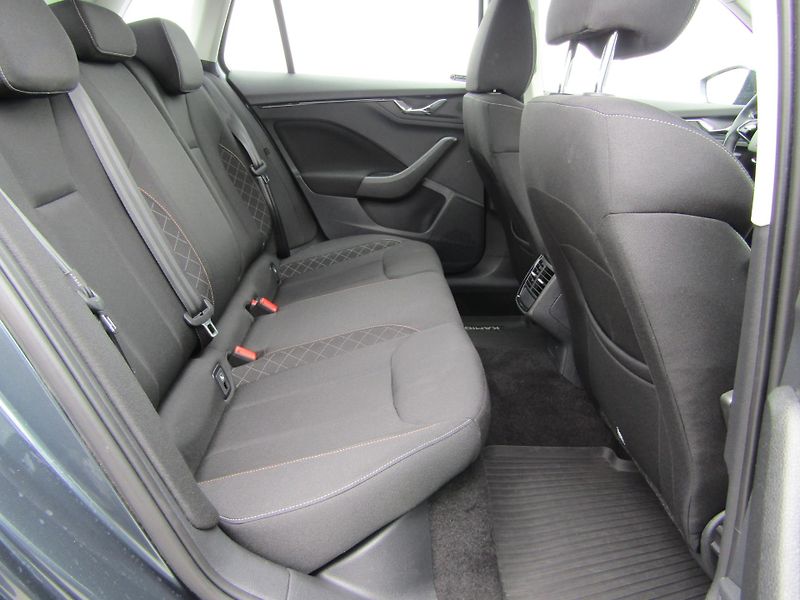 Škoda Kamiq Ambition Extra 1.5 TSI /110kW - fotka 27 z 30