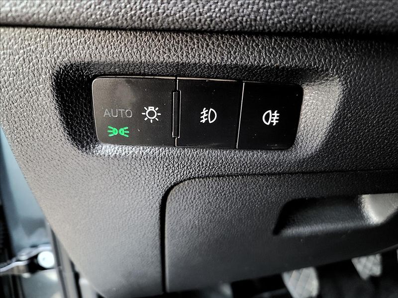 Škoda Octavia 1,0 TSI,CLEVER,LED,VÝHŘEV,NAVI - fotka 38 z 50