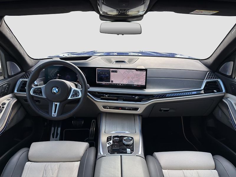 BMW X7 M60i xDrive - fotka 4 z 22