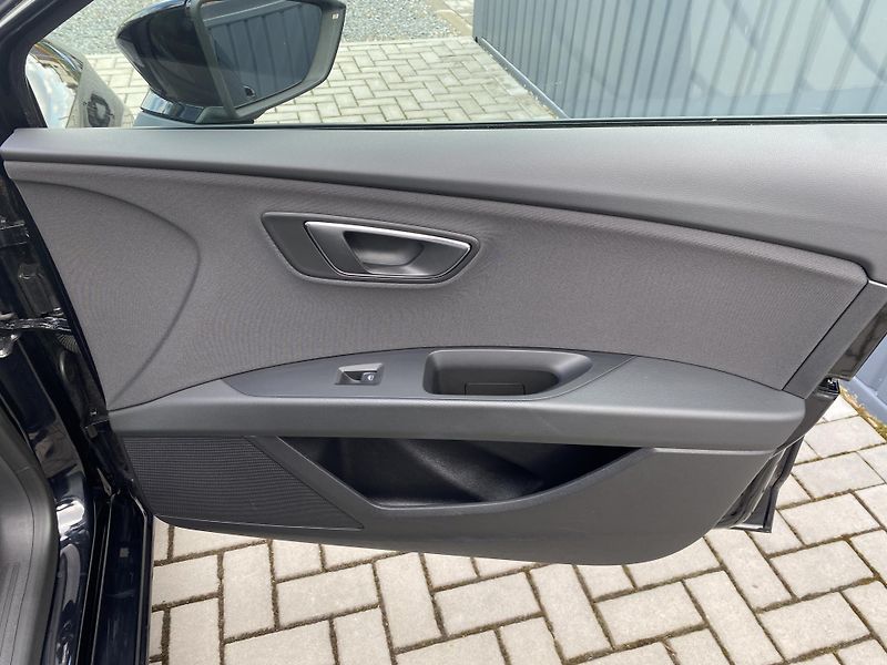 Seat Leon 1.4 TSI 92kW - 1xMAJ.- STYLE - fotka 35 z 41