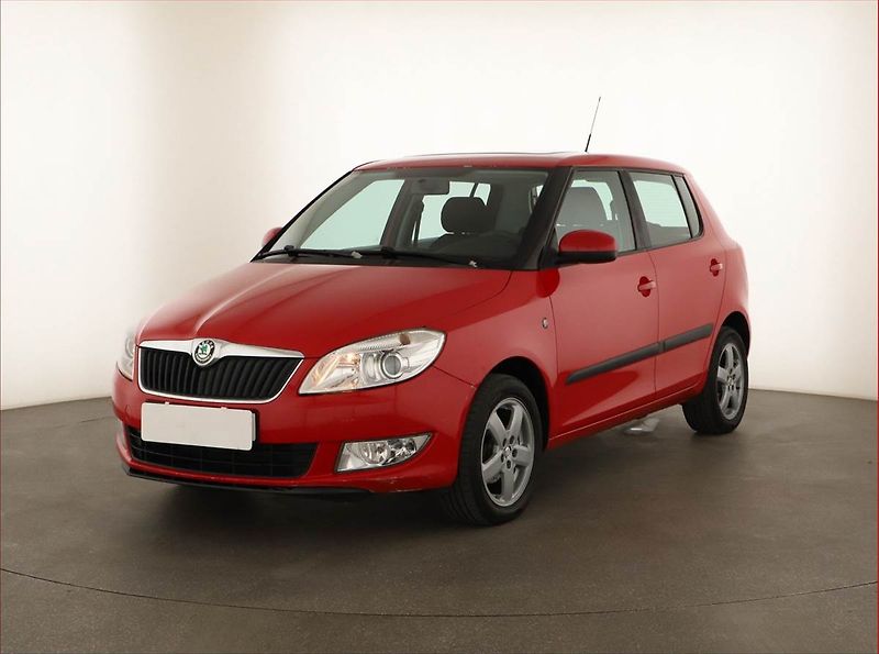 Škoda Fabia (2010) Ambiente 1.2 TSI, po STK - fotka 2 z 14