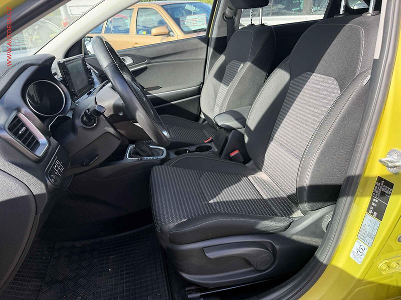 Kia Ceed (2022) 1.5 T-GDi, 1.maj,ČR - fotka 9 z 17