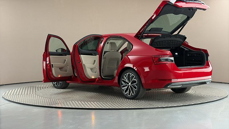 Škoda Superb 2.0 TDI DSG 4x4 L&K - fotka 7 z 32