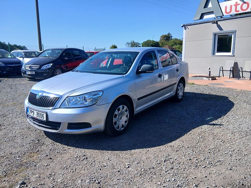 Škoda Octavia 1.6 TDI, Facelift, kosm. vady - fotka 1 z 27