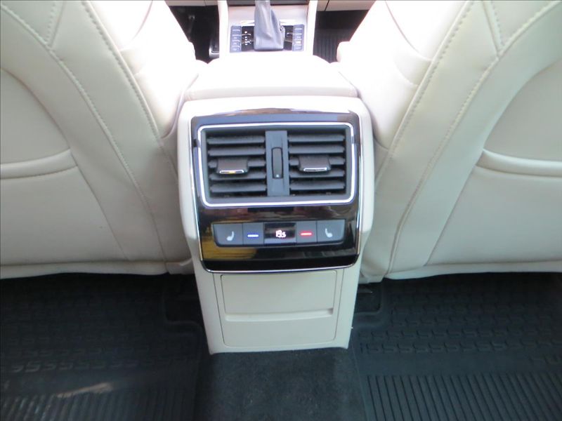Škoda Superb 2,0 TDI 147kW 4x4 L&K DSG ČR - fotka 32 z 33