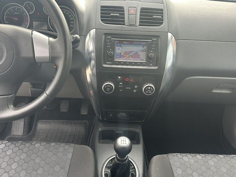 Suzuki SX4 Style 1.6i 88kW  serviska - fotka 12 z 24