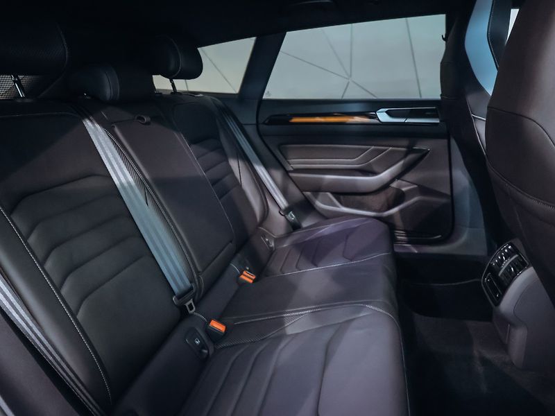 Volkswagen Arteon Shooting Brake R-Line 4Motion 2.0 TDI - fotka 28 z 32
