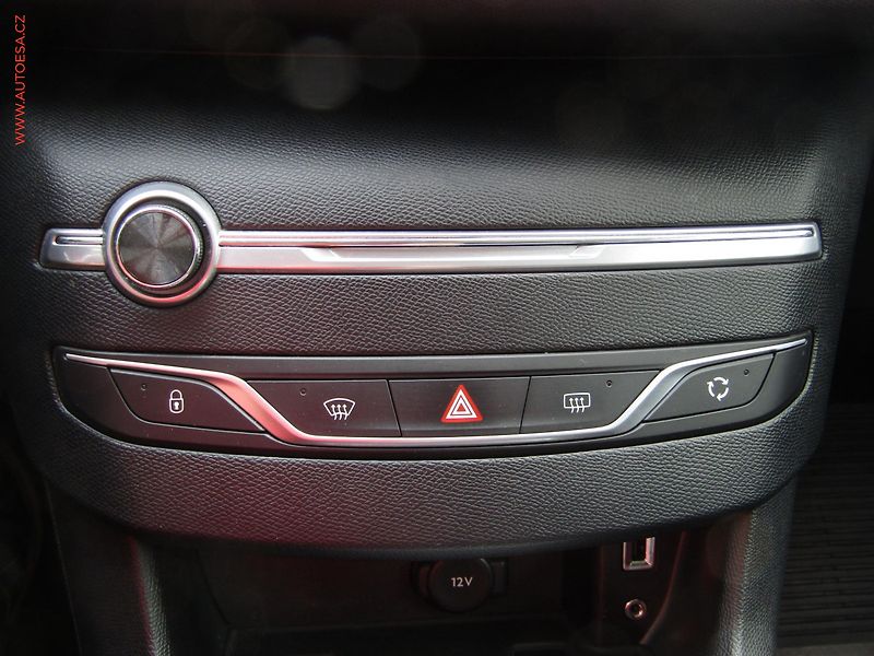 Peugeot 308 (2016) 1.6 HDi, ČR, Active, navi - fotka 15 z 20