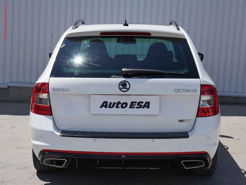 Škoda Octavia (2014) 2.0TDi, RS, DSG, navi, bixen - fotka 5 z 21