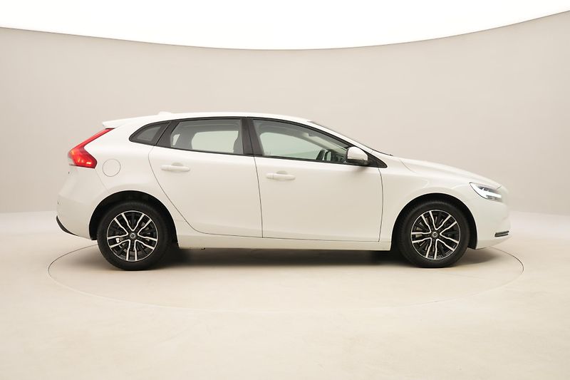 Volvo V40 T2 MOMENTUM AUT  - fotka 13 z 39