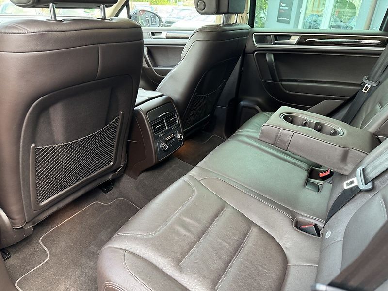 Volkswagen Touareg (2013) 3.0TDI Vzduch Navi Pano Kamera - fotka 18 z 50