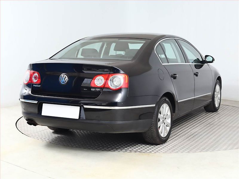 Volkswagen Passat (2008) Comfortline 2.0 TDI - fotka 5 z 14