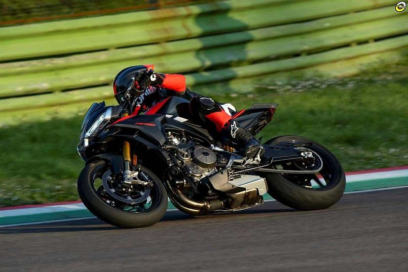 Aprilia Tuono 660 (2026) Factory E5+ - fotka 3 z 9