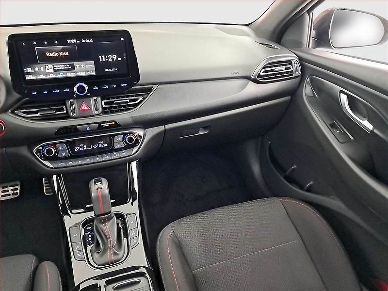 Hyundai i30 (2024) N-Line 1.5 T-GDI MHEV 48V - fotka 8 z 19