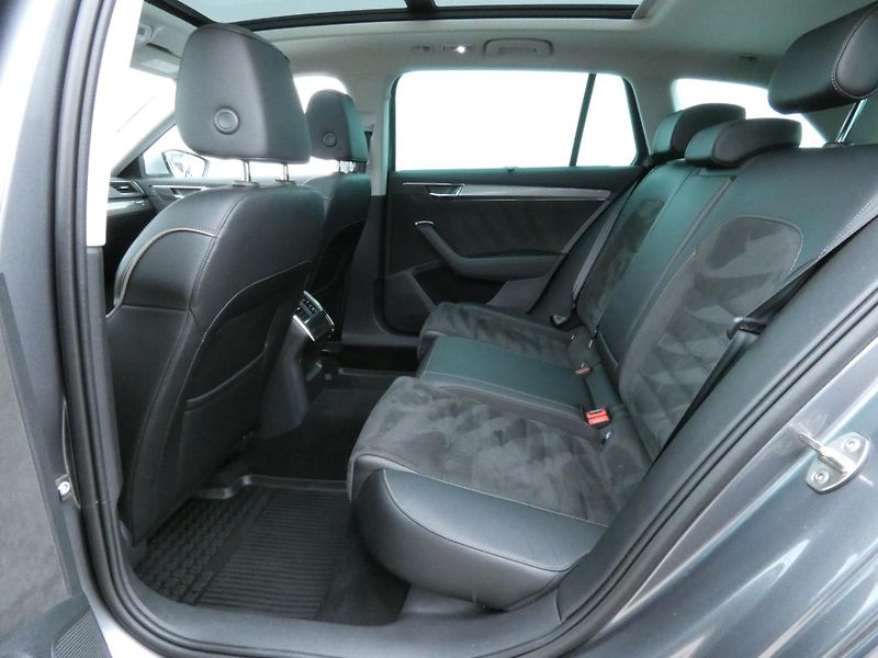 Škoda Superb (2023) Scout 2.0 TDI 147KW DSG 4x4 - fotka 24 z 30