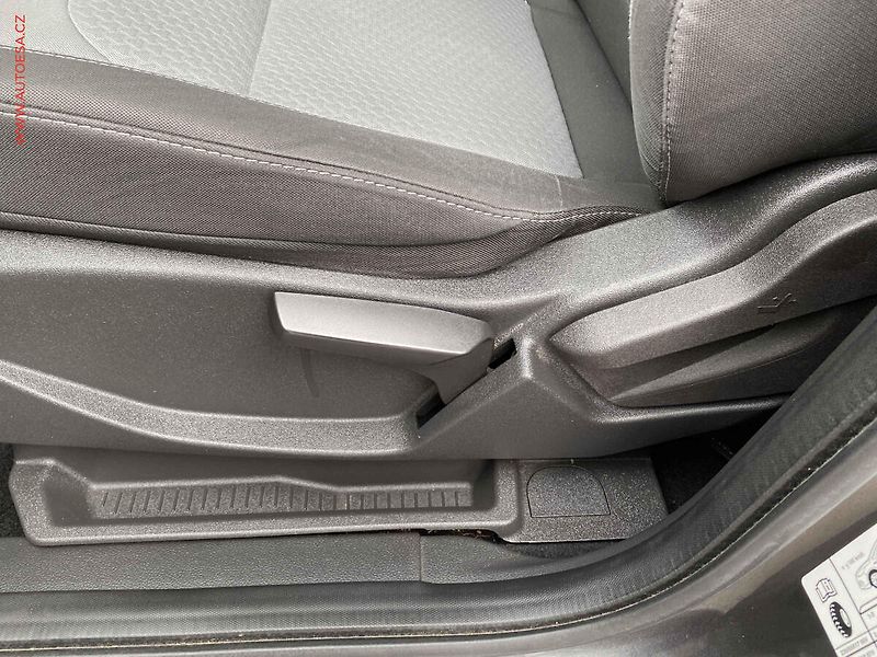 Ford Kuga (2016) 1.5 EB, Navi, kamera - fotka 14 z 18
