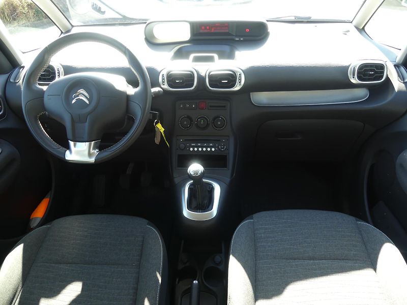 Citroën C3 Picasso (2016) 1,4 VTi MAN5 - fotka 11 z 17