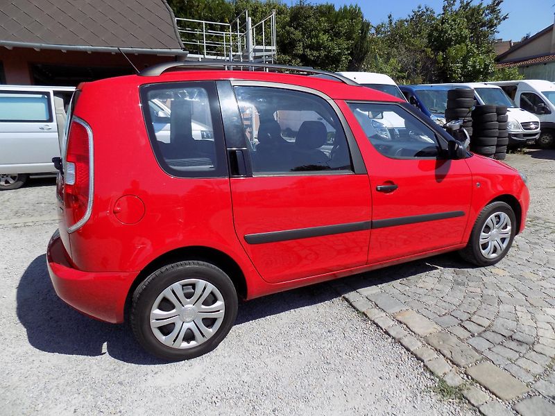 Škoda Roomster 1,2 TSI 63 KW ACTIVE, KLIMA - fotka 9 z 54